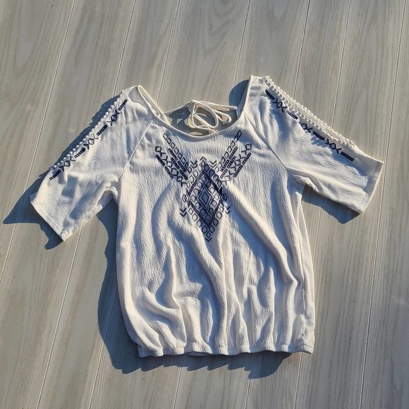 MAURICES short sleeves tie in the back - Picture 3 of 16